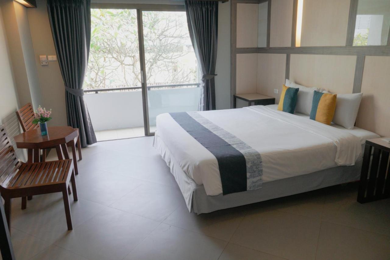 Sea Breeze Jomtien Resort Pattaya Buitenkant foto