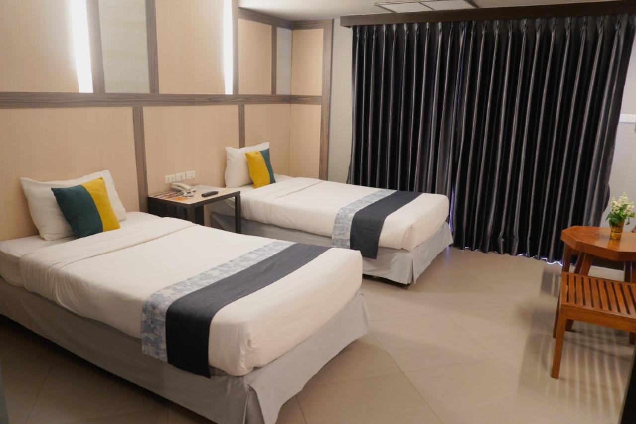 Sea Breeze Jomtien Resort Pattaya Buitenkant foto