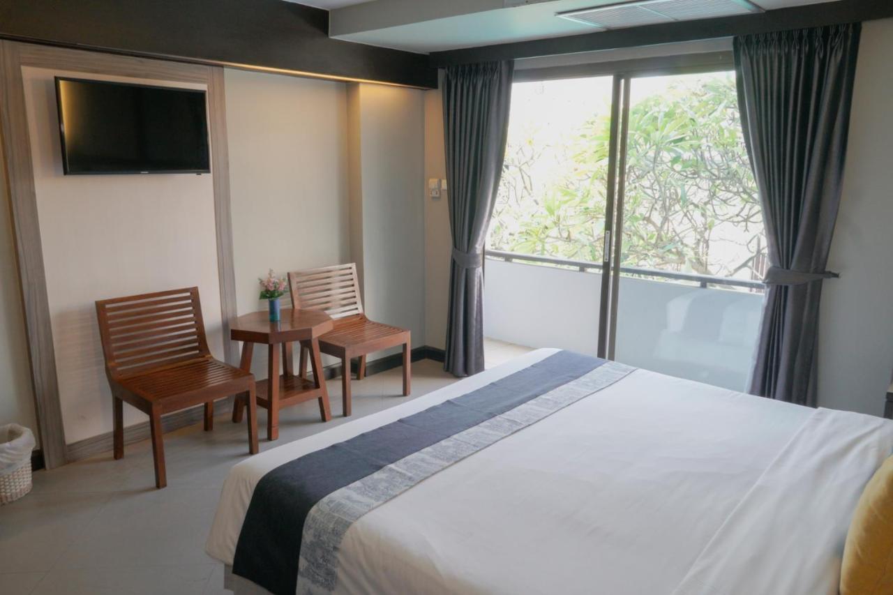 Sea Breeze Jomtien Resort Pattaya Buitenkant foto