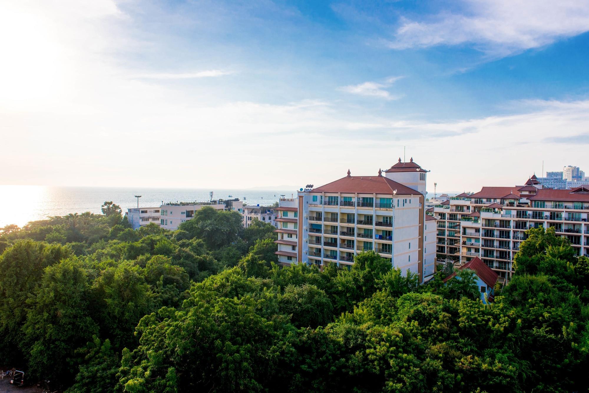 Sea Breeze Jomtien Resort Pattaya Buitenkant foto